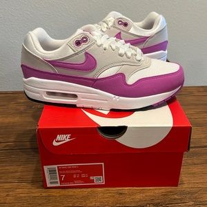 Nike air max 1 Pink NEW womens size 7